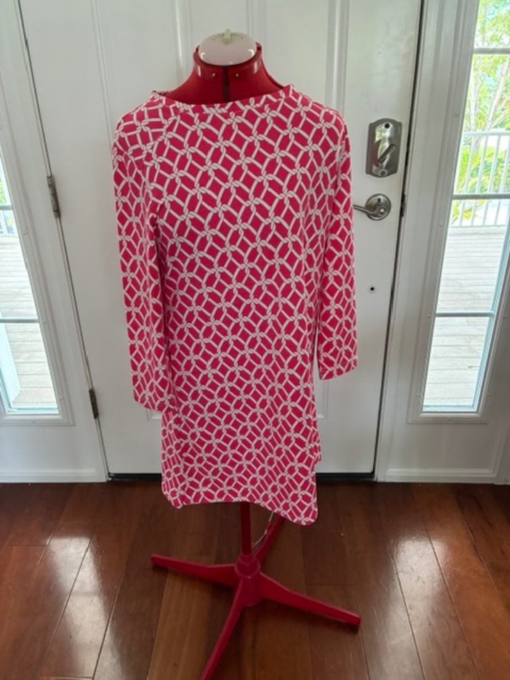 BARBARA GERWIT HOT PINK DRESS. SIZE LARGE.
